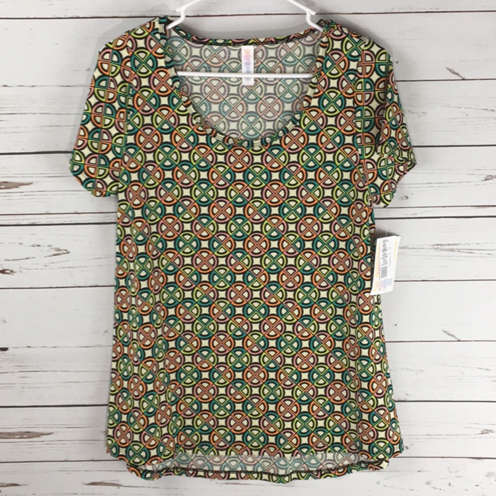 BNWT S LuLaRoe Classic T